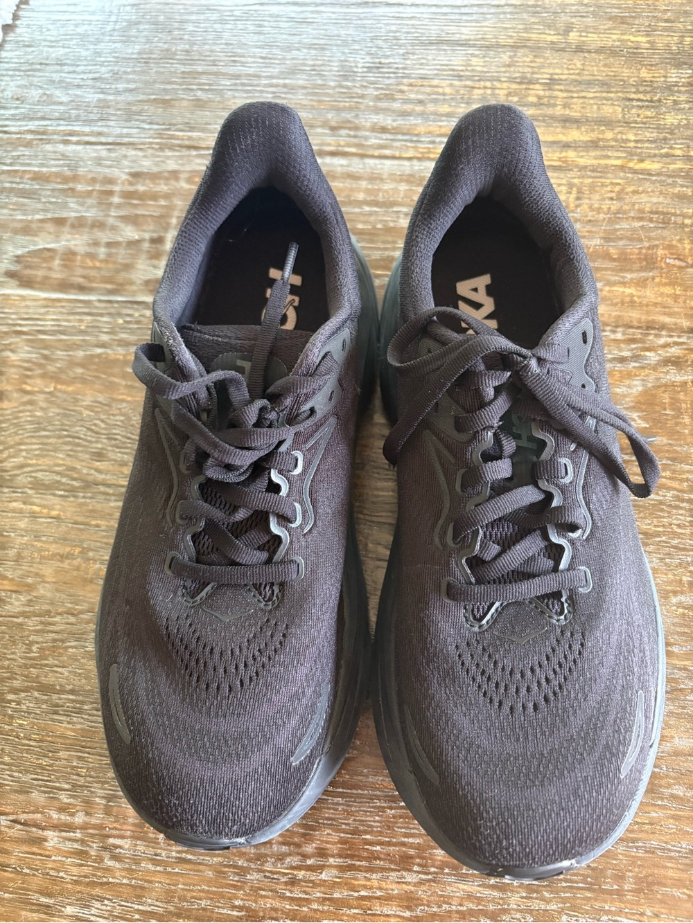 Hoka Women Arahi 8, Black Athletic Shoes, size 7.5 wide